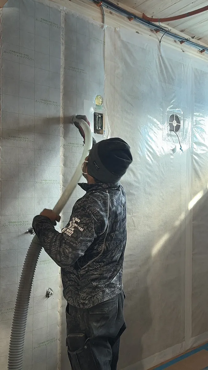 セルロースファイバー施工の撮影を行いました！